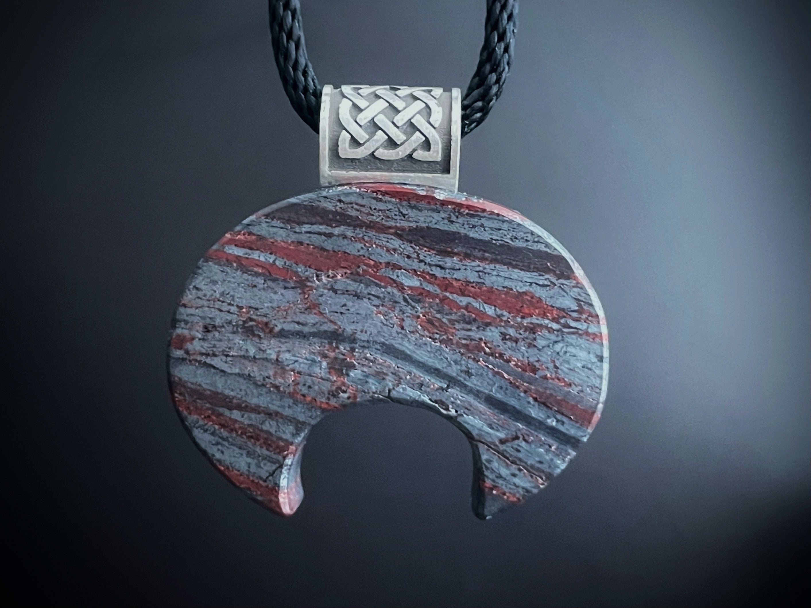 lunula amulet