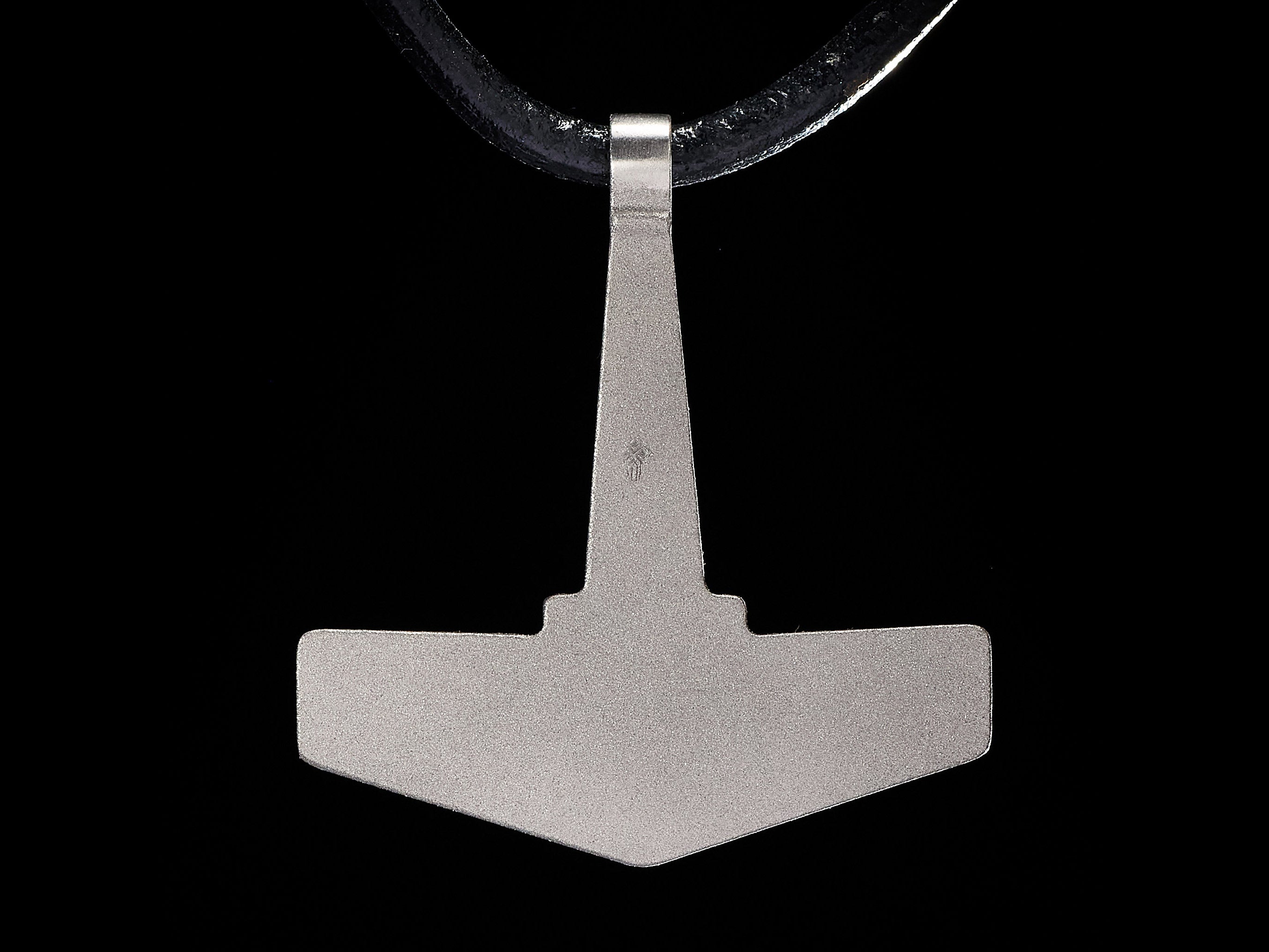 Yachur Titanium Mjolnir Pendant – Silver Inlay Thor’s Hammer Necklace – Viking Norse Jewelry