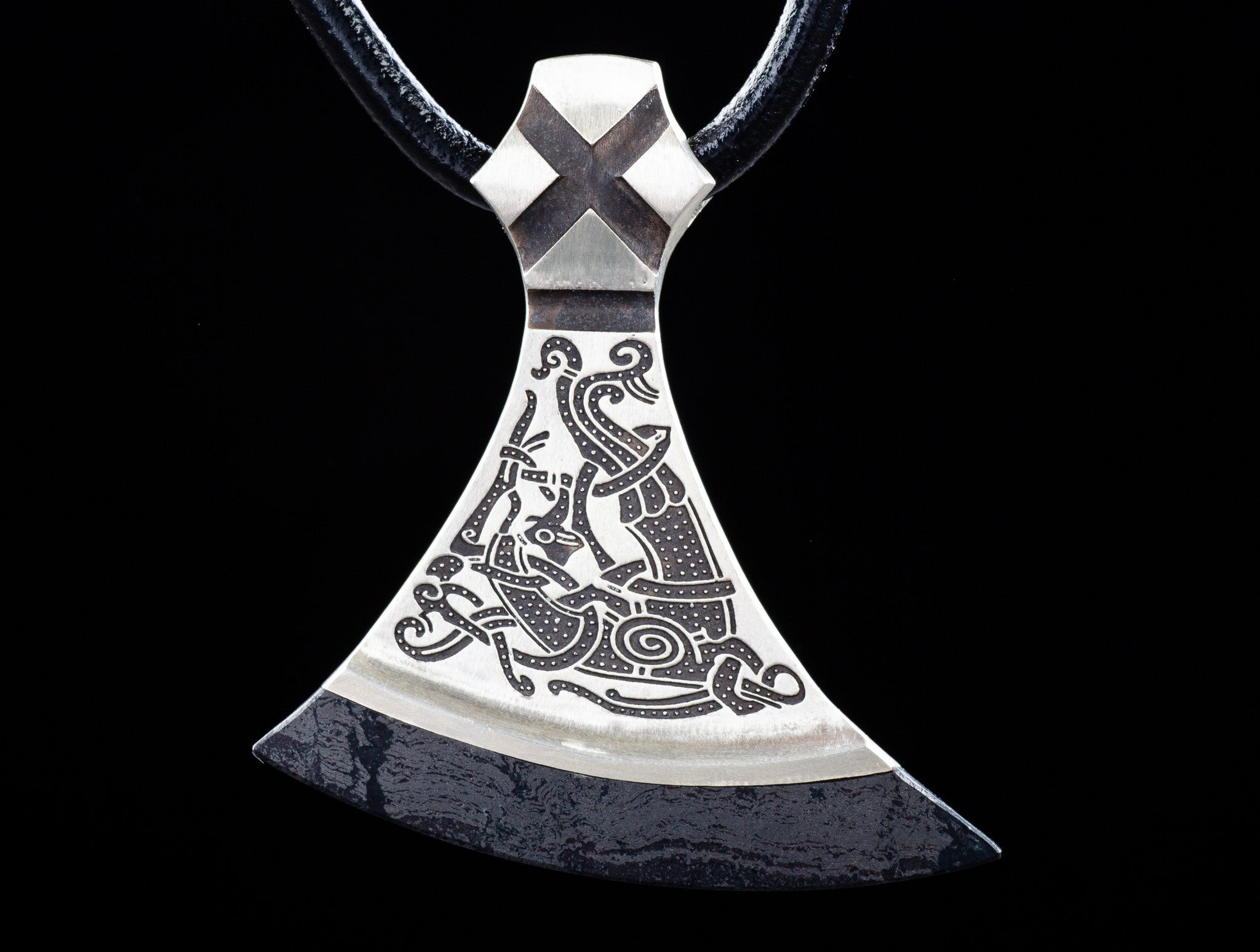 Mammen axe with a large bird ornament