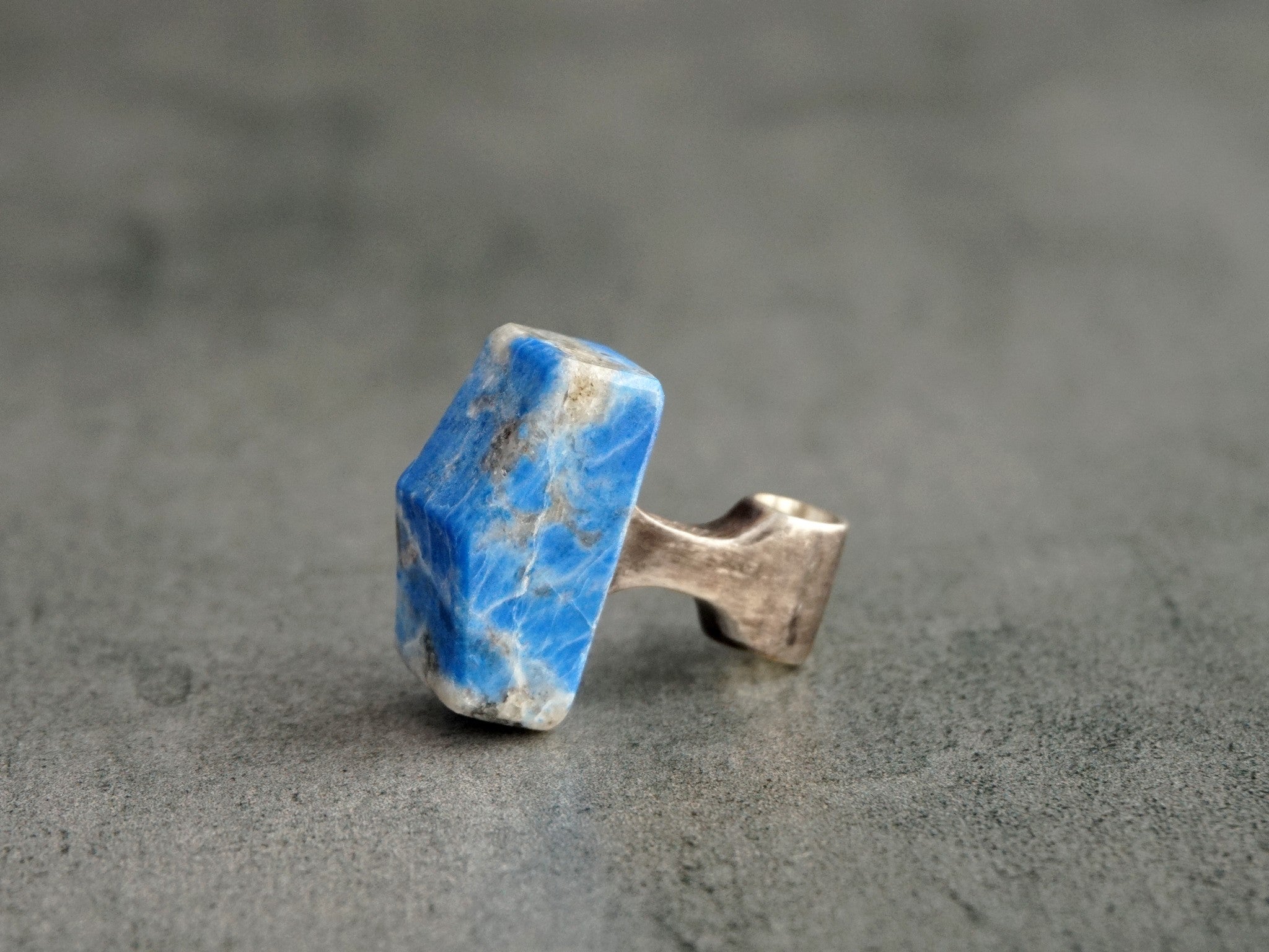 hammer with blue and white Lapis
